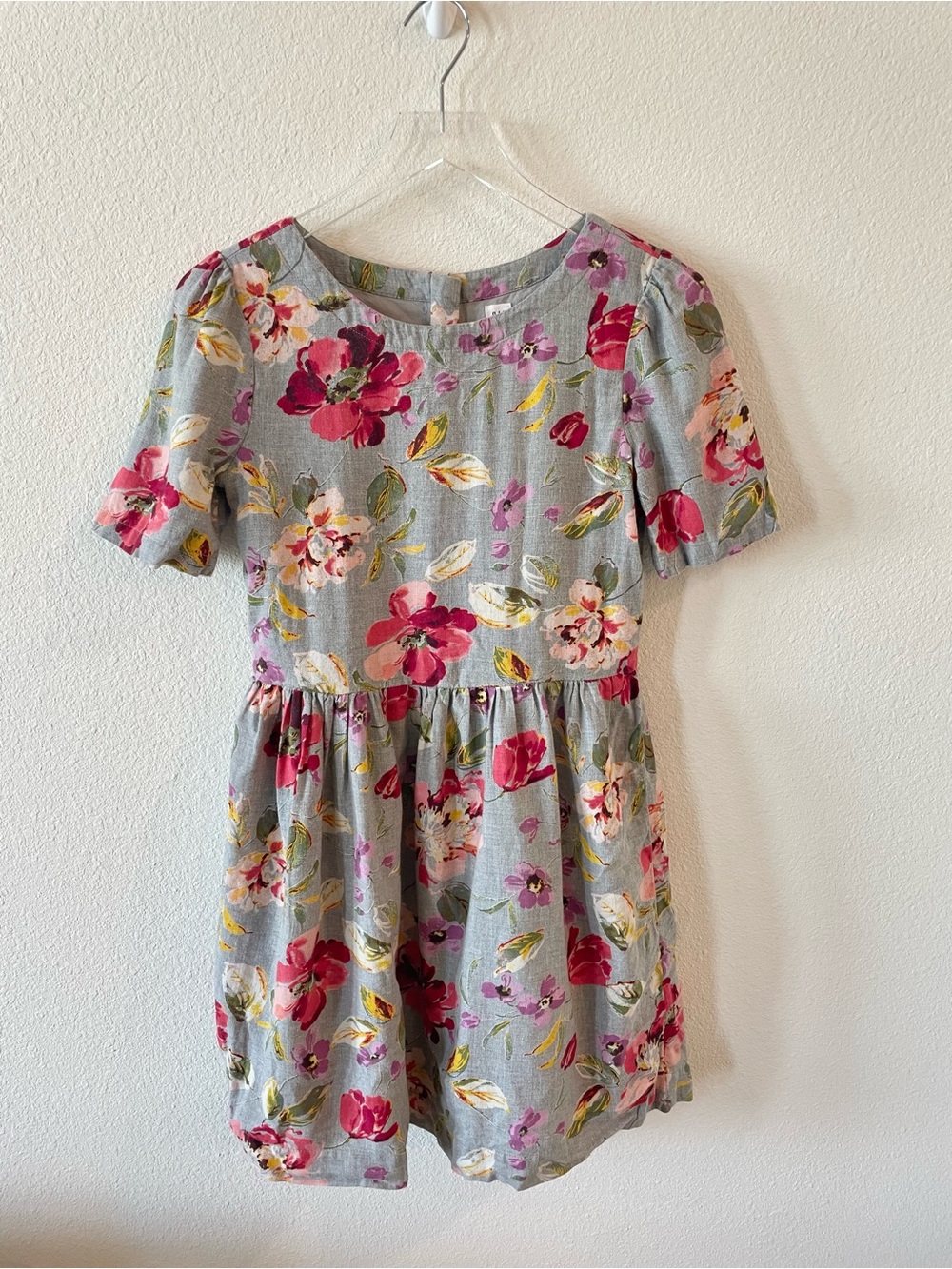 Gap Kids Girls Floral Puff-Sleeve Dress in Gray and Pink